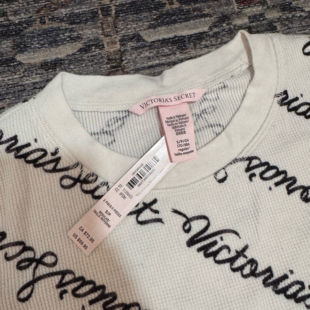 Victoria's Secret White Crewneck Sweater for Men